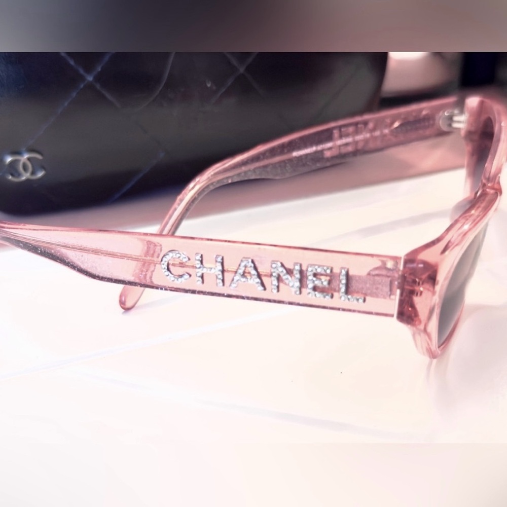 Pink Chanel Sunglasses w COA - Picture 2 of 9